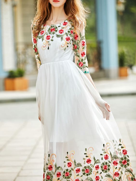 لباس مجلسی زنانه سفید حریر گلدوزی شده