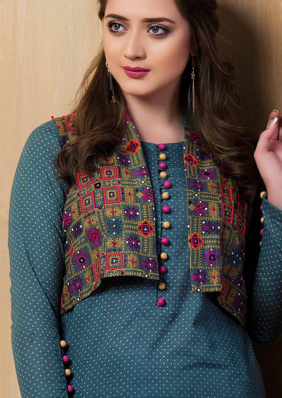 مانتو با جلیقه کوتاه