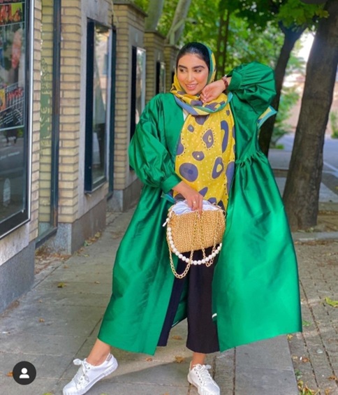 مانتو ژاکارد سبز مناسب فصل بهار و تابستان با آستین پفی