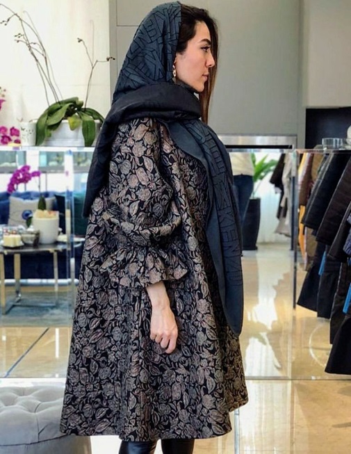 ژاکارد طرح¬دار و بلند با آستین پفی