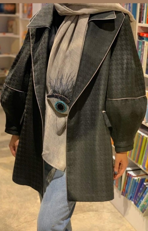 مانتو بهاره با آستین مچی و مغزی دوزی