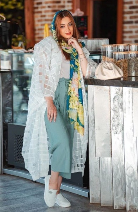 مانتو بلند ژاکارد سفید و کژوال