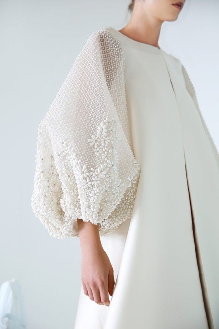 مانتو سفید مناسب محضر ژاکارد با دکمه