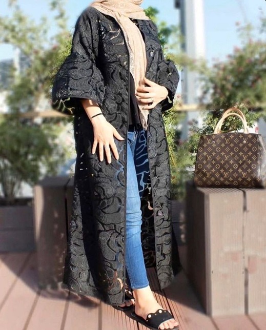 مانتو مجلسی بلند مشکی با طرح برجسته