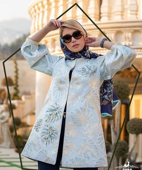 مانتو دکمه دار مجلسی با طرح برگ برجسته