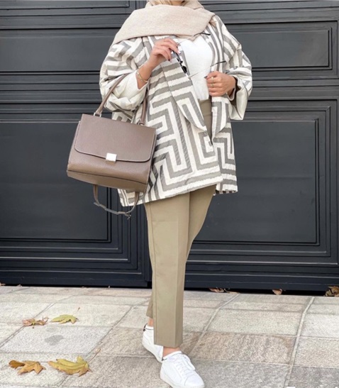 ژاکارد با طرح هندسی ساده و کژوال