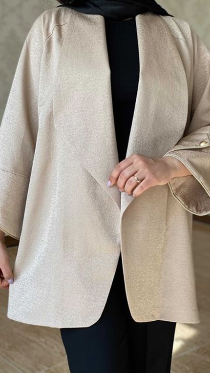 مدل مانتو بسیار ساده و کاربردی کرمی رنگ