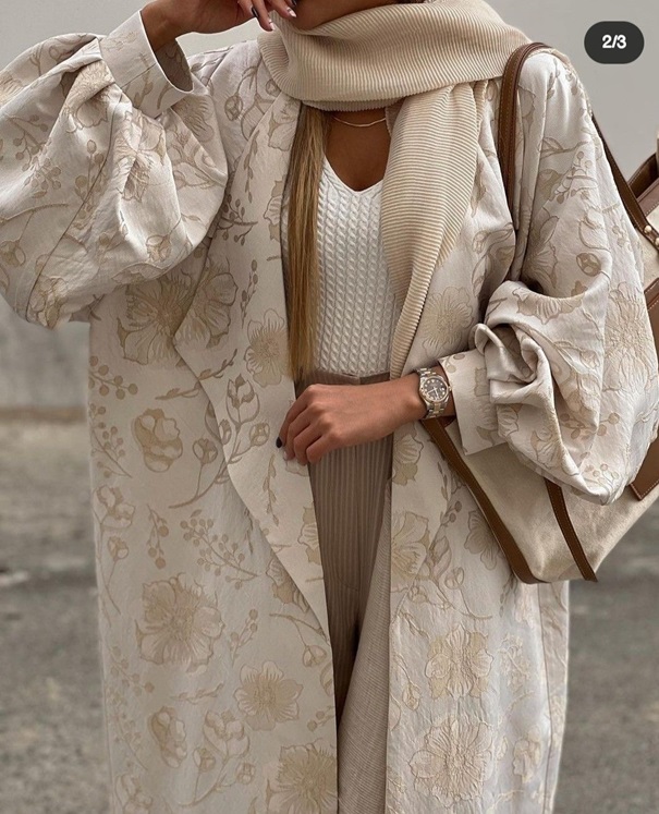 مانتو مجلسی خامه دوزی شده کرمی رنگ با آستین مچی