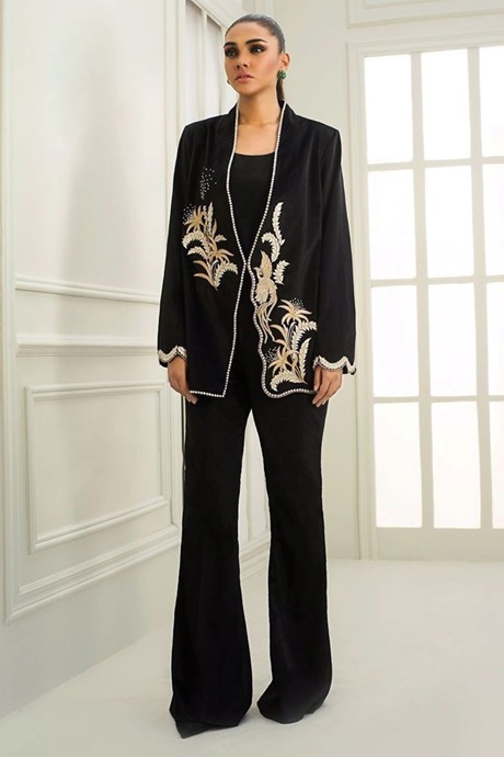 کت مشکی ژاکارد رسمی و دکمه دار