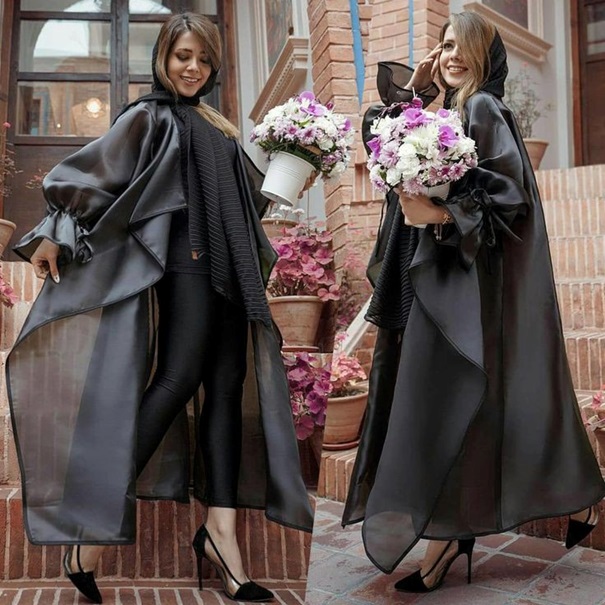 مانتو مشکی توری بلند و بسیار شیک با مغزی دوزی