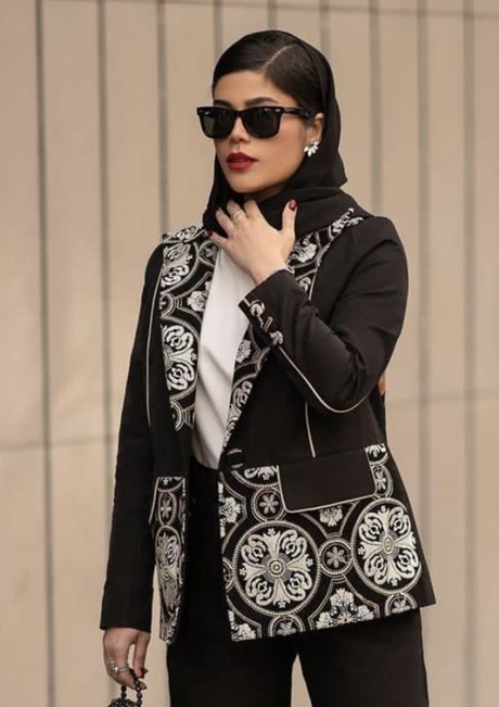 مدل مانتو کتی شیک و سفید مشکی با مغزی دوزی سفید